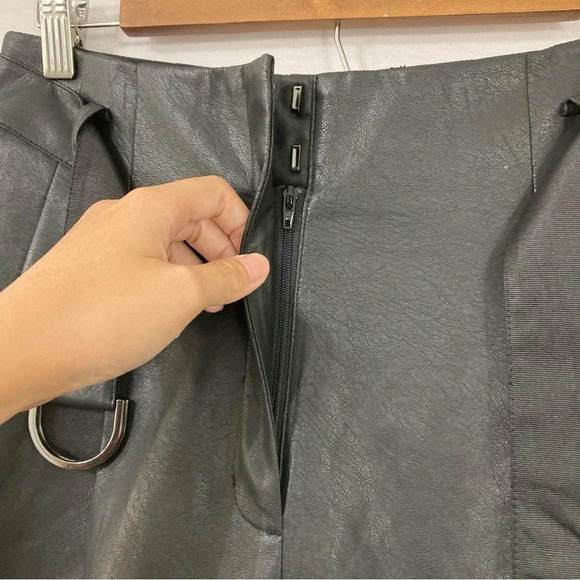 BCBGMaxAzria Faux Leather Belted Straight Leg High Rise Pants size Small - Picture 4 of 10